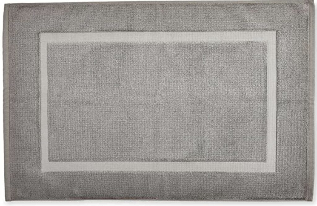 Amazon Basics Banded Bath Mat