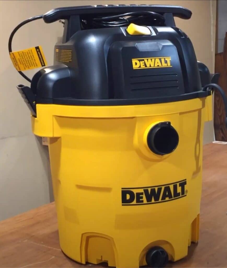 DeWalt 12 gal Poly Wet/Dry Vac